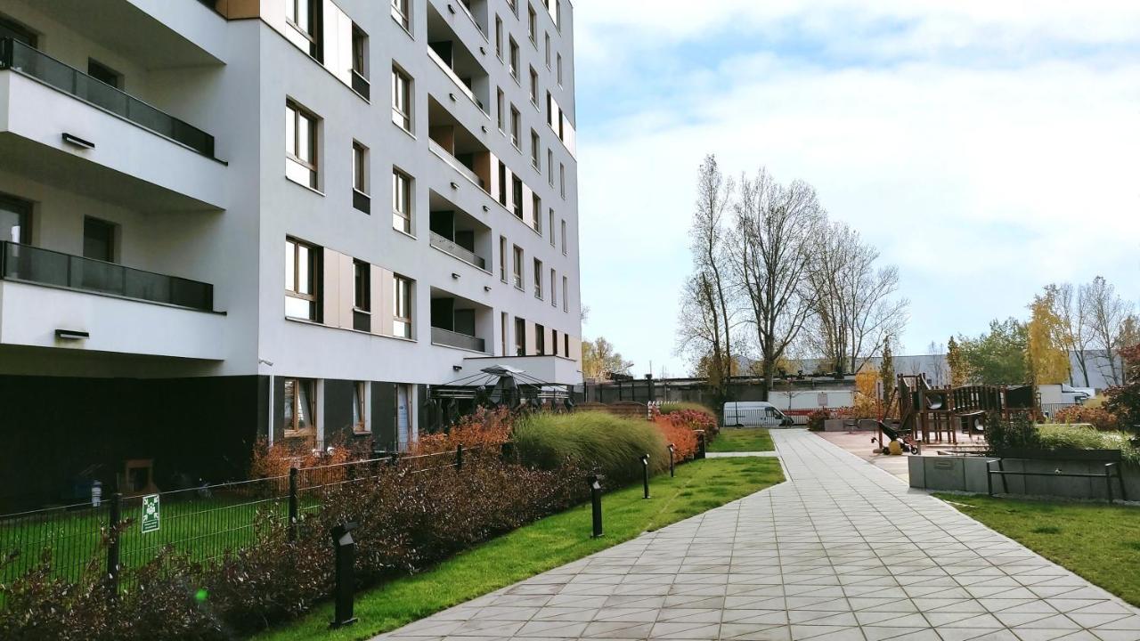 M&R Apartament Airport&Business Premium Komputerowa - Underground Garage - Free Wifi - Netflix - Self Check-In - 5 Min From Chopin Airport Varsó Kültér fotó
