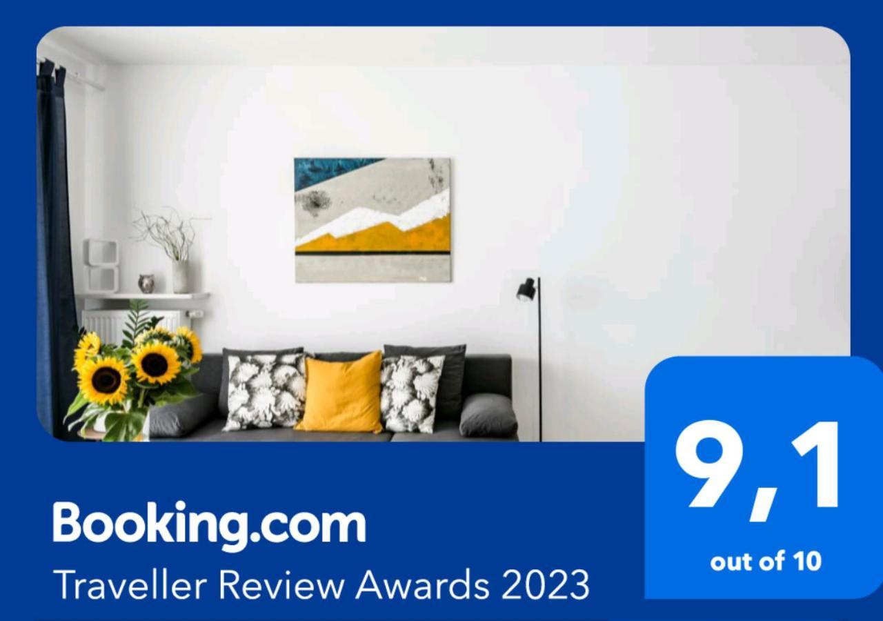M&R Apartament Airport&Business Premium Komputerowa - Underground Garage - Free Wifi - Netflix - Self Check-In - 5 Min From Chopin Airport Varsó Kültér fotó