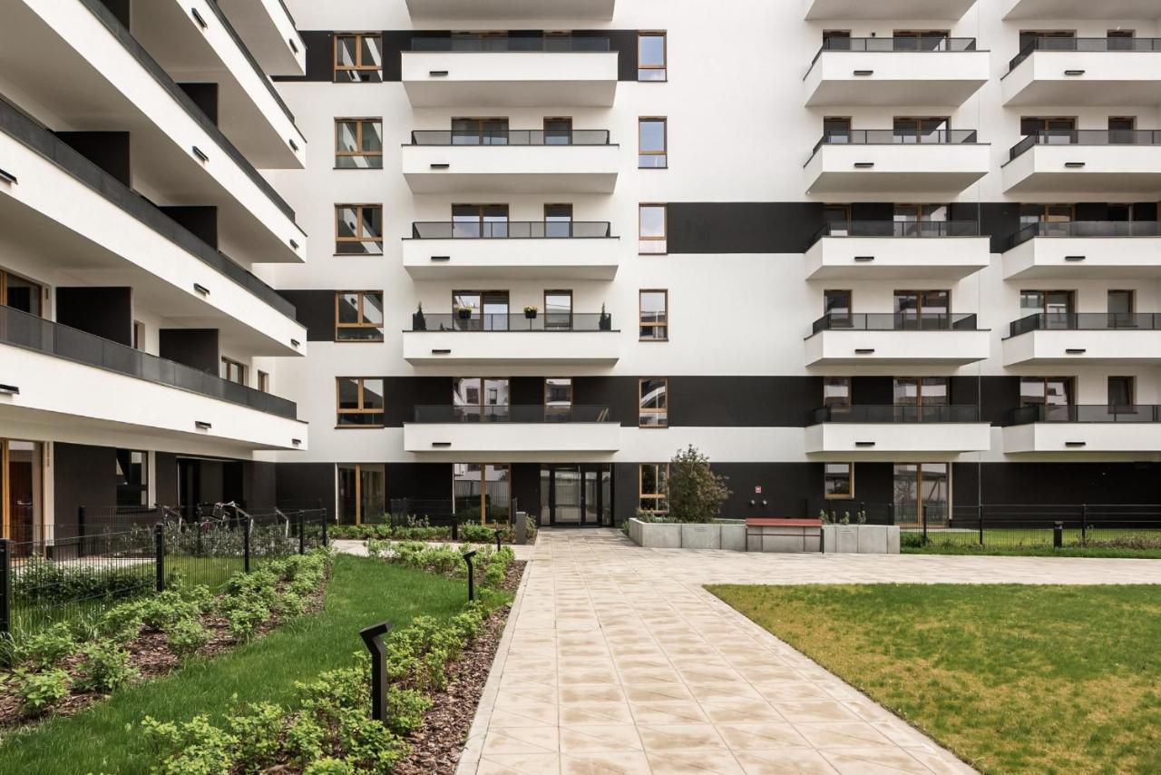 M&R Apartament Airport&Business Premium Komputerowa - Underground Garage - Free Wifi - Netflix - Self Check-In - 5 Min From Chopin Airport Varsó Kültér fotó
